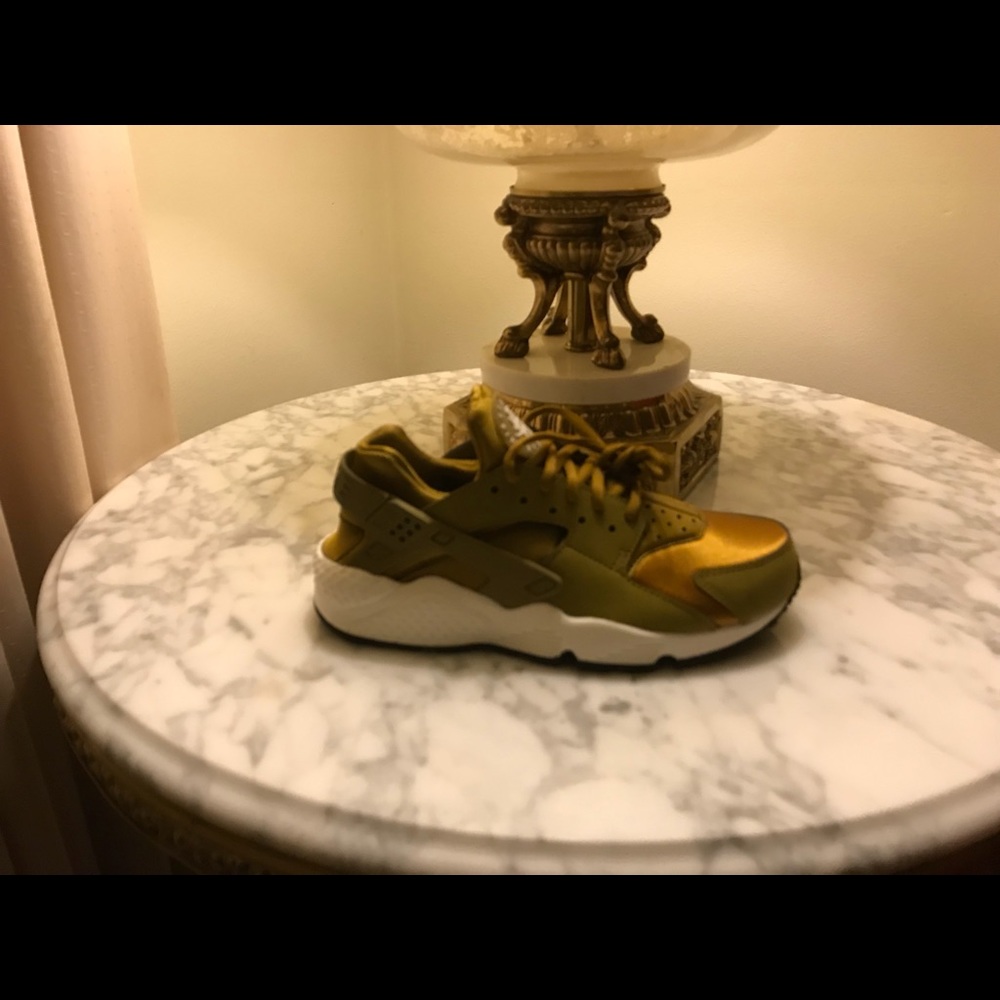 Nike huaraches women